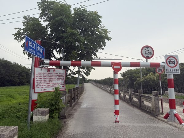 融可赢 因矛盾频发被直接叫停：青浦松江交界处的这条窄桥，只能“一封了之”？